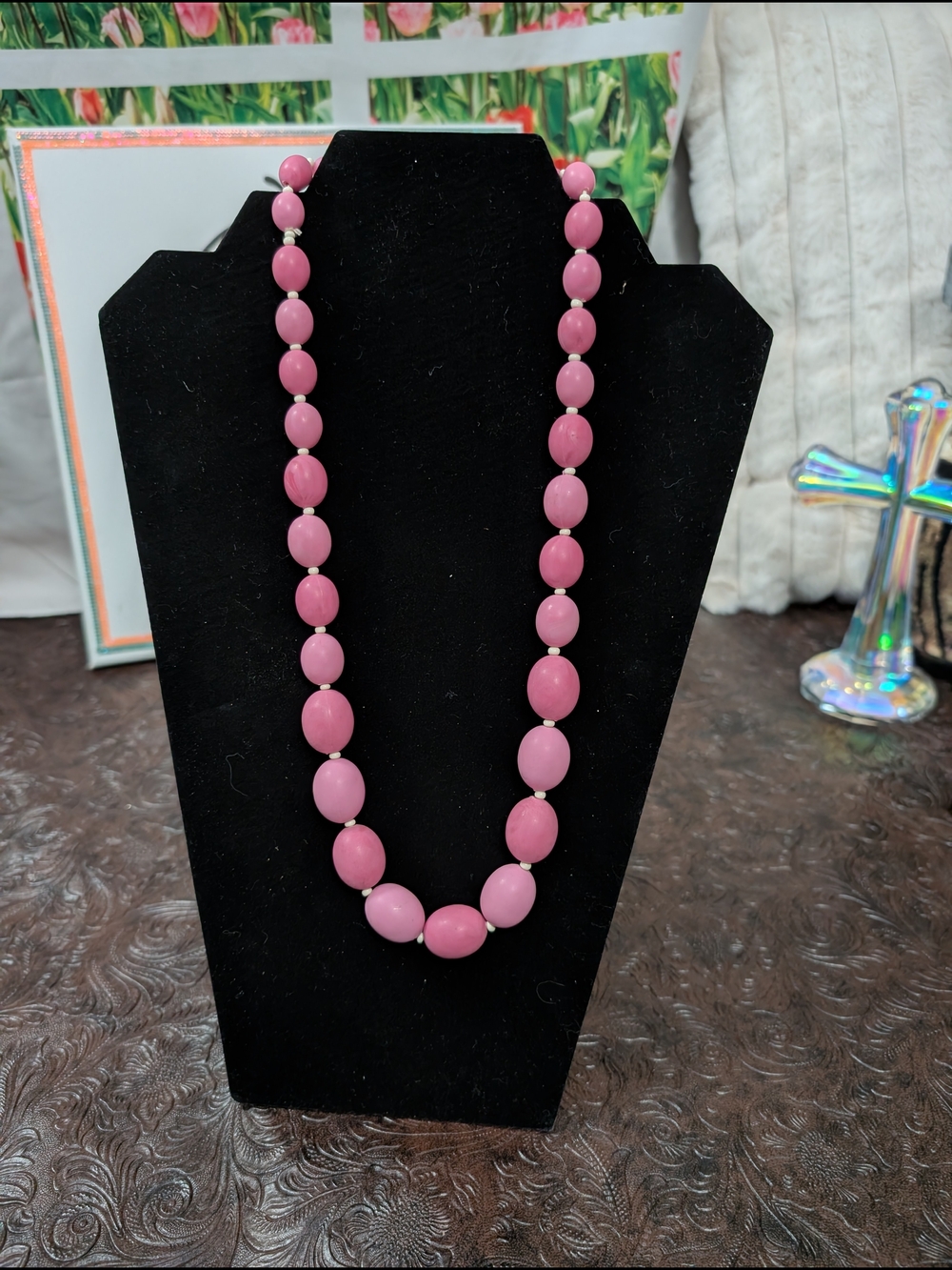 Source Unknown Pink Beaded Women's Necklace - Smooth Oval Beads